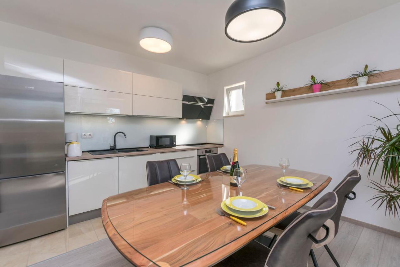 Apartment Dora Duće المظهر الخارجي الصورة